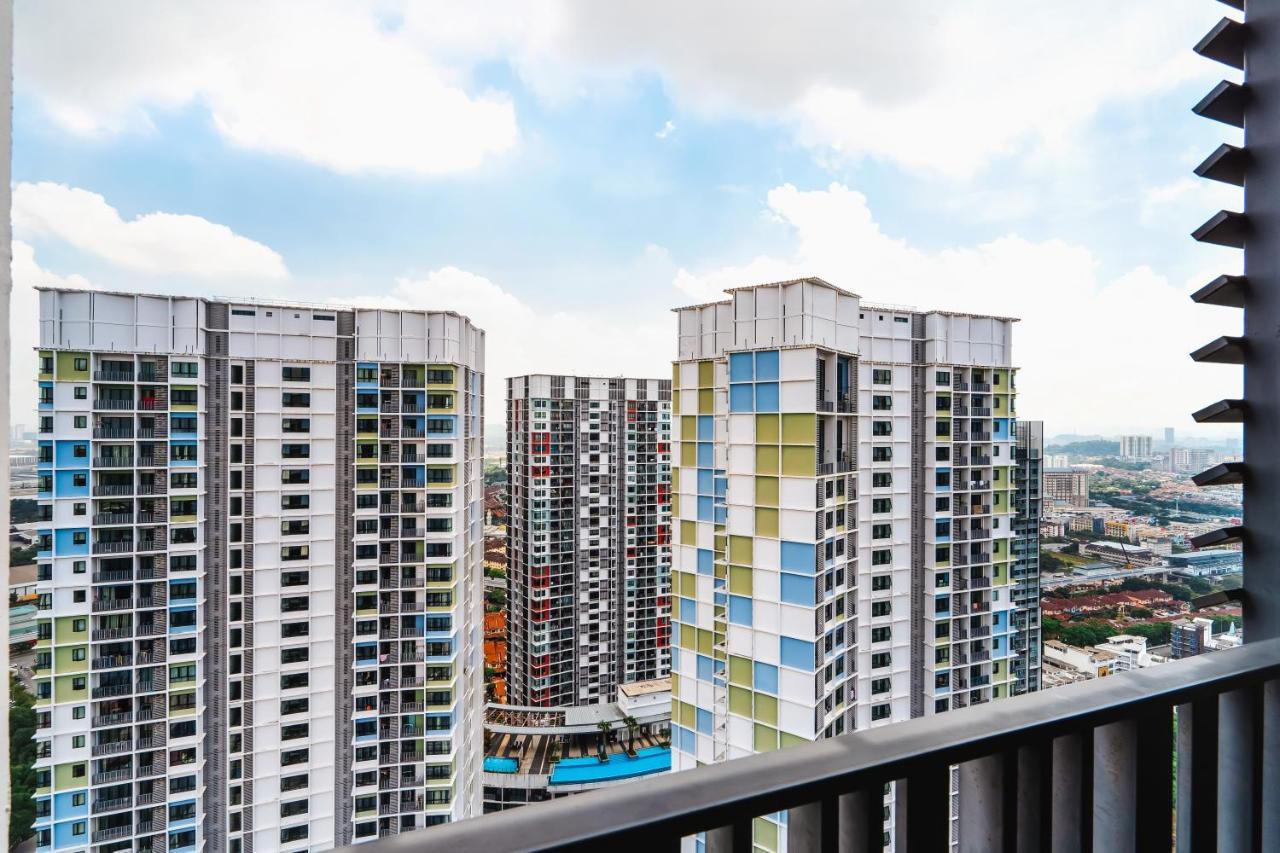 Hostahome Suites At I-City, Central Mall Shah Alam Exterior photo